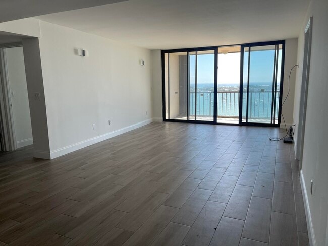 Building Photo - 5200 N Flagler Dr