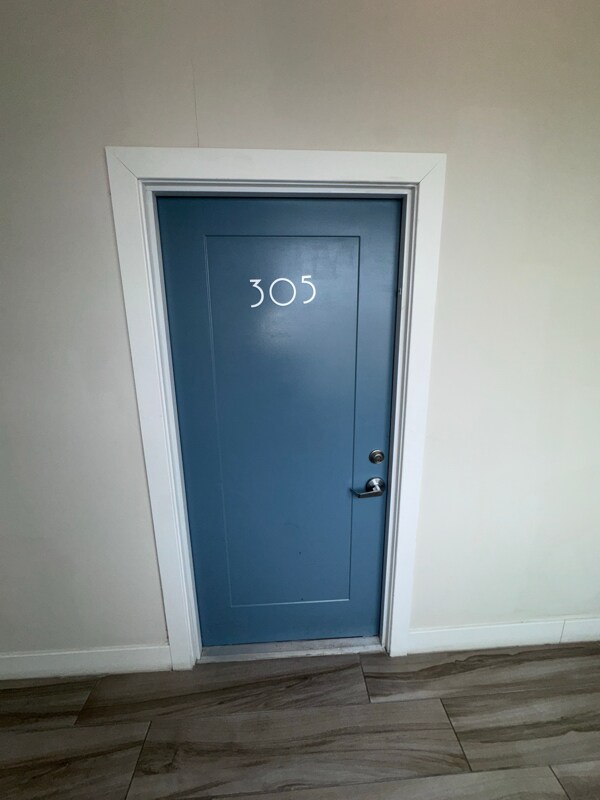 Building Photo - 1523 W Girard Ave