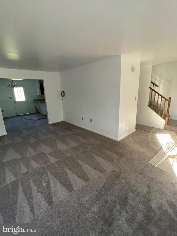 Building Photo - 363 Stonehedge Ln