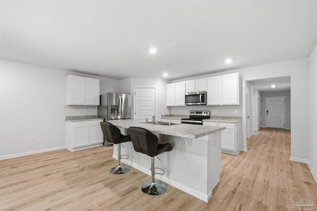 Building Photo - 5367 Peach Dr