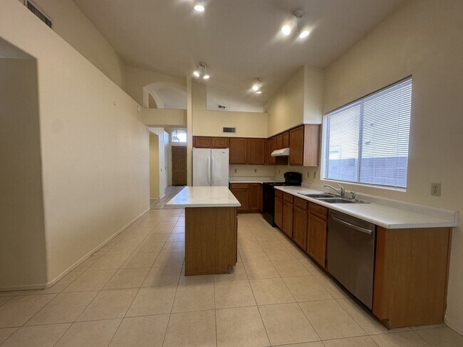 Building Photo - CONVENIENT CHANDLER LOCATION
