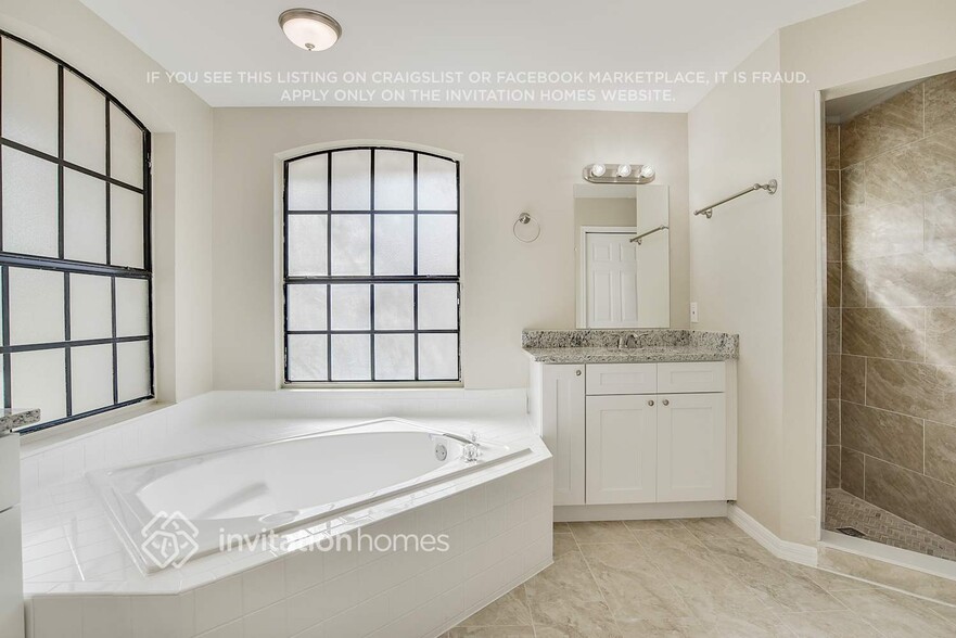Building Photo - 2621 Alclobe Cir