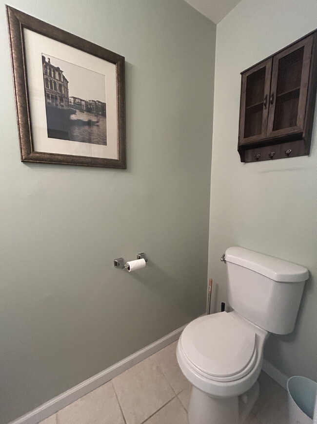 Building Photo - Spacious 3-Bedroom Townhome with Finished Basement in Warrenton, Virginia offering Prime Commuter...