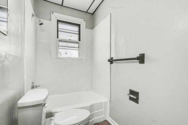 Building Photo - 427 Kolping Ave