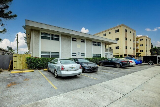 Building Photo - 1740 Funston St