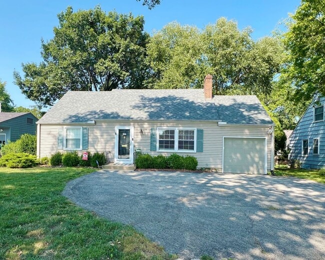 Primary Photo - SEE IT NOW: Elegant Home in Prairie Village with Spacious Yard!