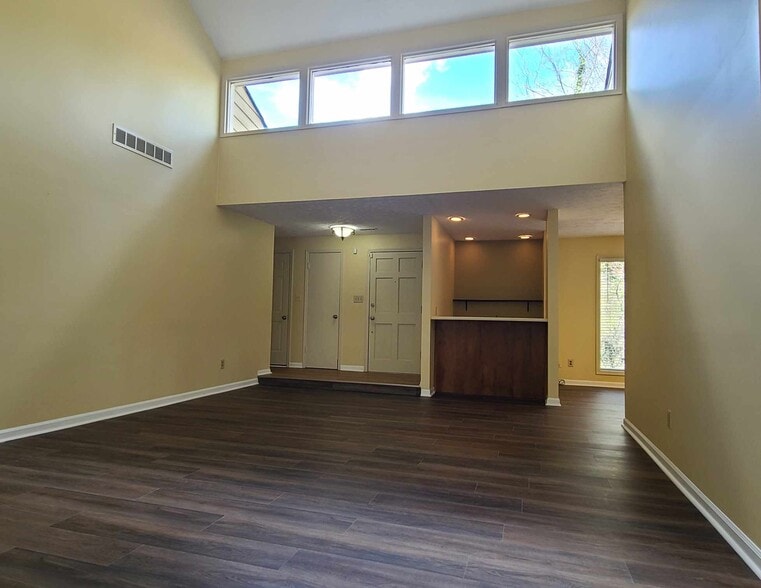 Building Photo - 2228 N Woods Ct