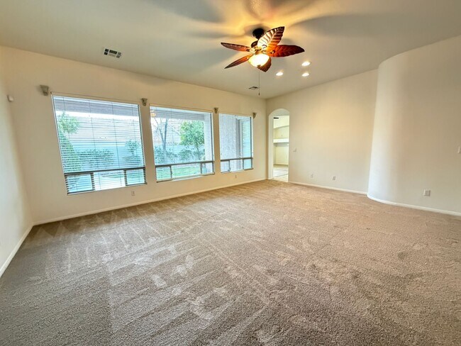 Building Photo - 10689 Arundel Ave