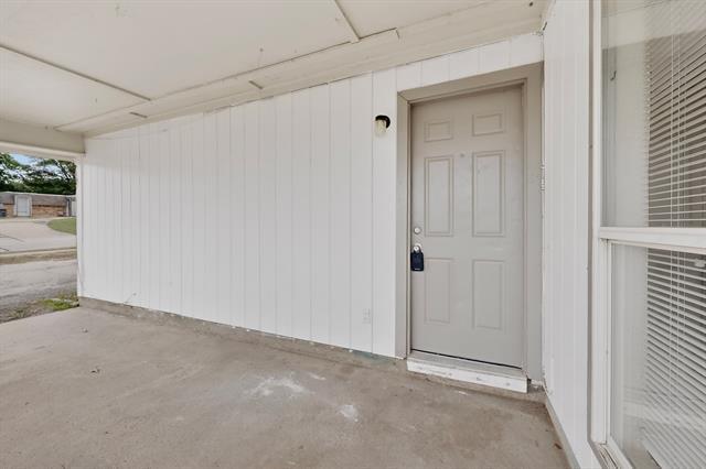 Building Photo - 6808 Trail Lake Dr