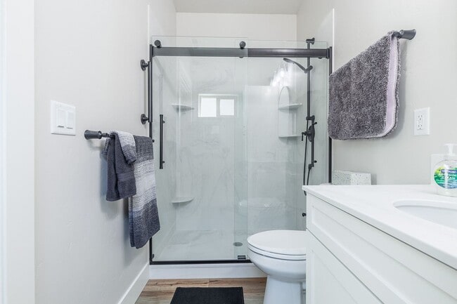 Building Photo - Charming Fully Furnished 1 Bedroom, 1 Bath...