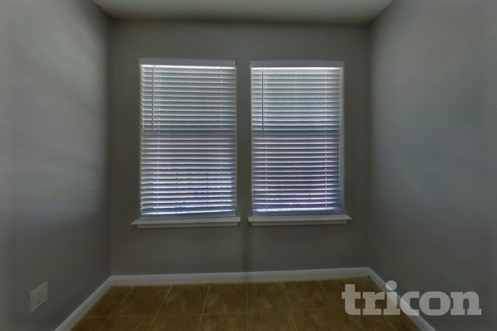 Building Photo - 10951 Royal Forest Dr