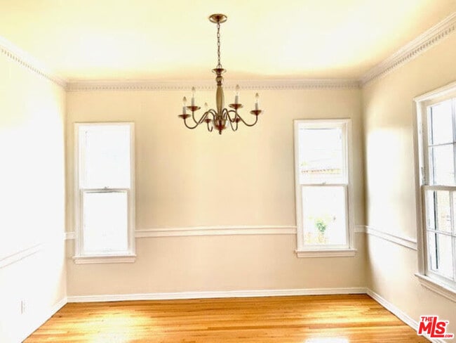 Building Photo - 356 S La Jolla Ave