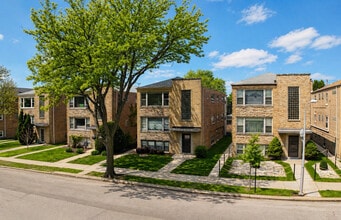 Building Photo - 3924 N California Ave