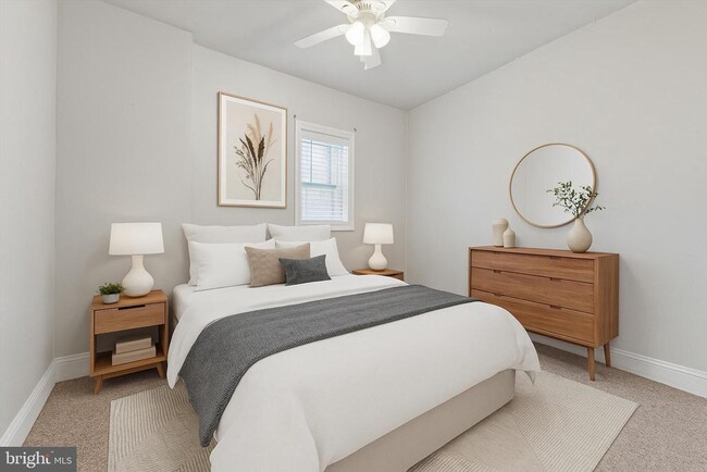 Building Photo - 158 Green Ln