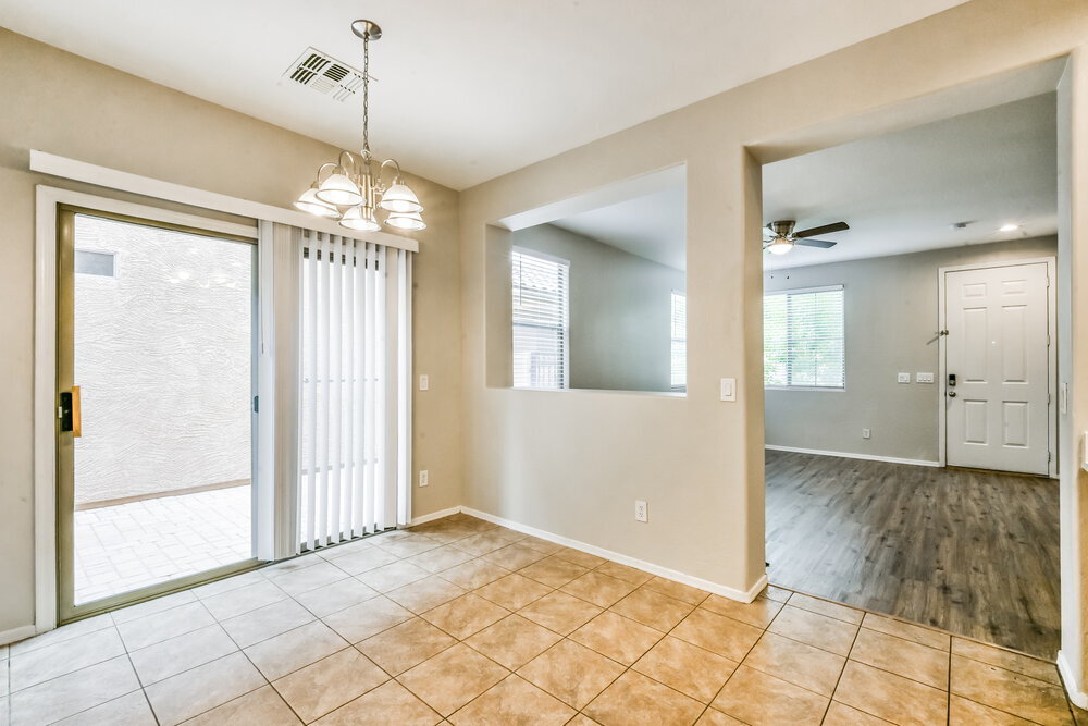 Building Photo - 3884 E Santa Fe Ln