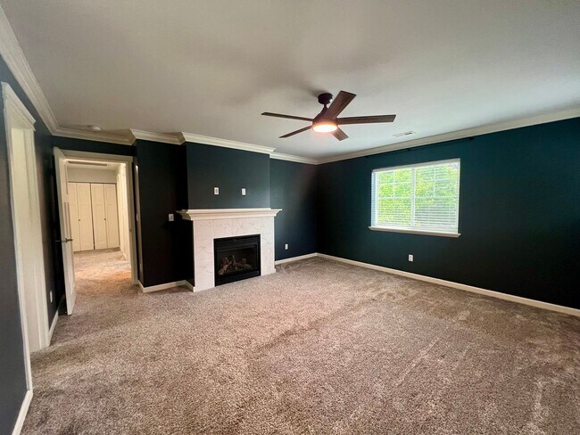 Building Photo - Beautiful 5 Bedroom Home