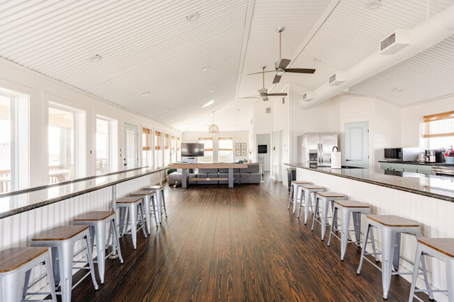 Building Photo - 907 S Cove Dr