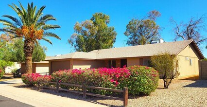 Building Photo - HOME IN ACTIVE ADULT COMMUNITY!!!