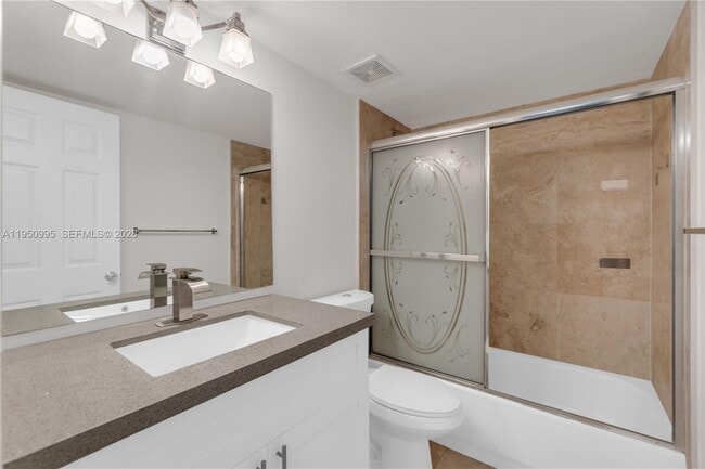 Building Photo - 2945 NE 185th St