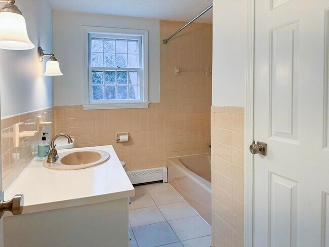 Building Photo - 33 Green House Rd