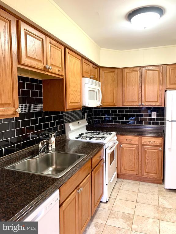 Building Photo - 5111 8th Rd S