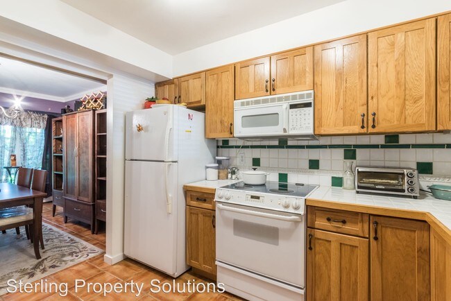 Building Photo - 3 br, 2 bath House - 2-6 Brooke Club Dr