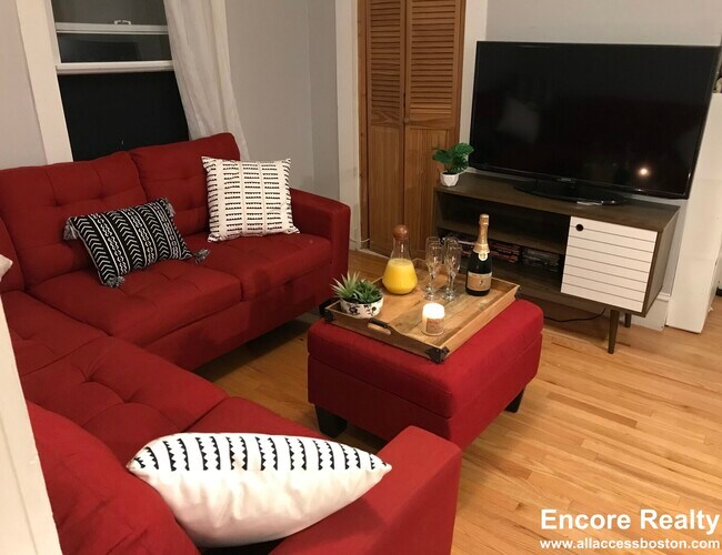 Building Photo - 4 Watson St