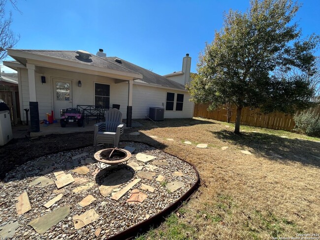 Building Photo - 3943 Bulverde Pkwy