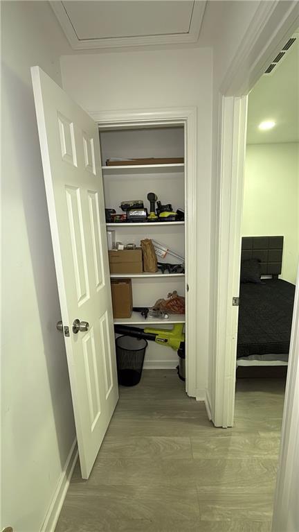 Building Photo - 980 Hilltop Ct