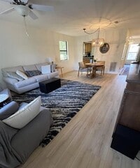 Building Photo - 2bedr 2bath Amazing Fairhope location-walk to the bay
