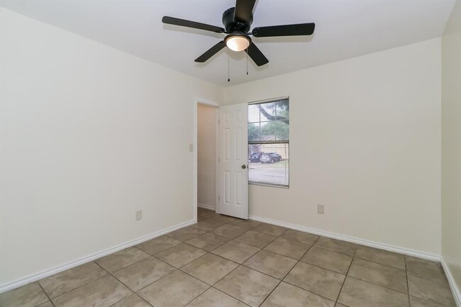 Building Photo - 11612 Gemmer St