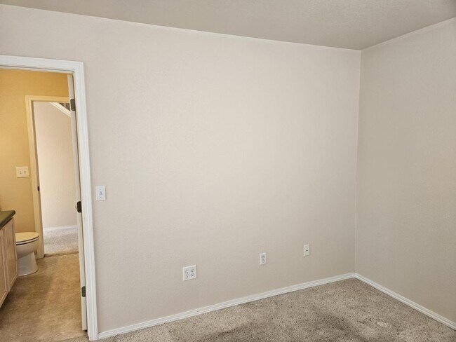 Building Photo - 3653 Sunflower Cir
