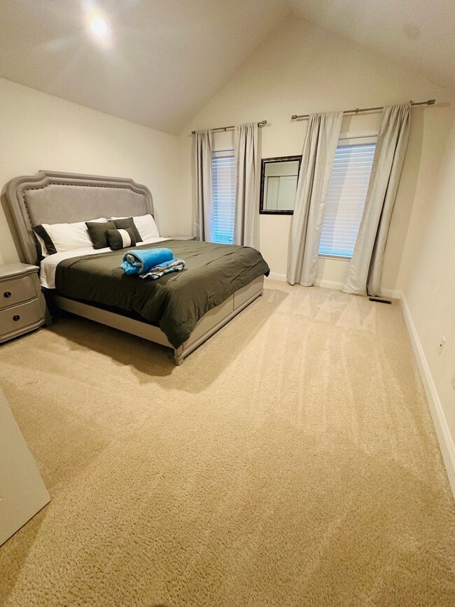 Building Photo - 363 Wheat Sheaf Way