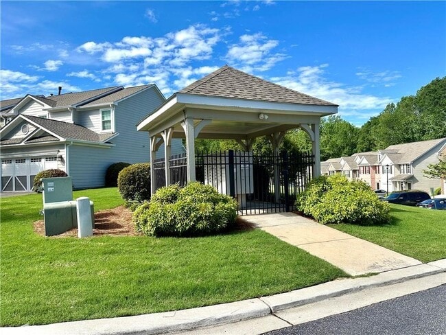 Building Photo - 2263 Leicester Way SE