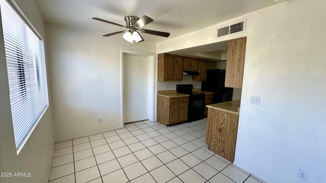 Building Photo - 1229 N 84th Pl