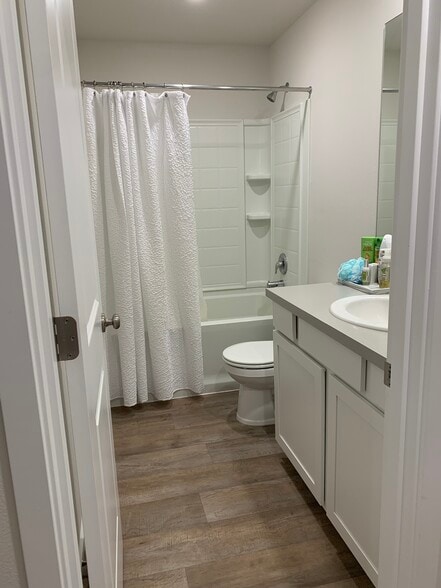 Building Photo - 2664 NE 116th Pl