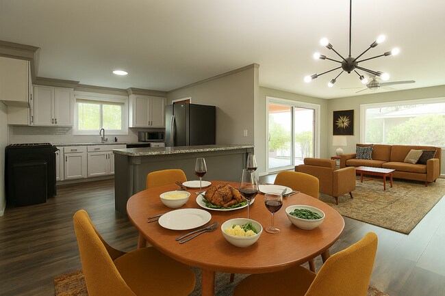 Building Photo - Updated Classic - Mid Century 4/2 2600 sf. All one level.