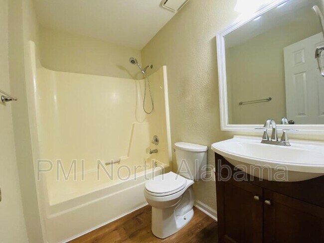 Building Photo - 212 Elton Cir S