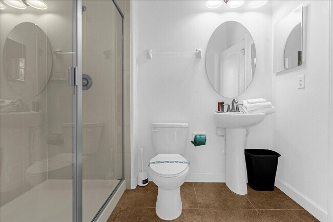 Building Photo - 1483 Rolling Fairway Dr