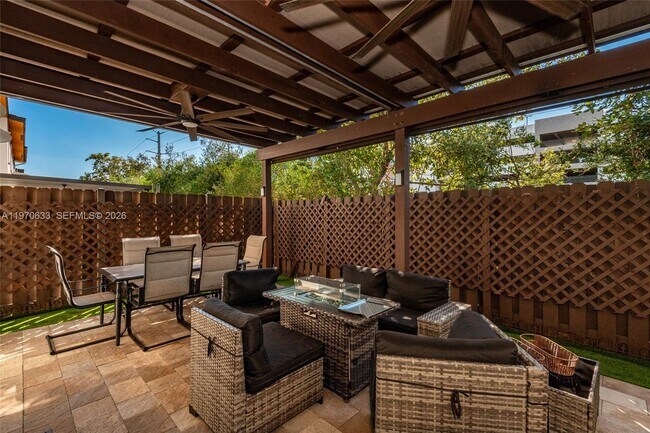 Building Photo - 7902 NW 105th Ct