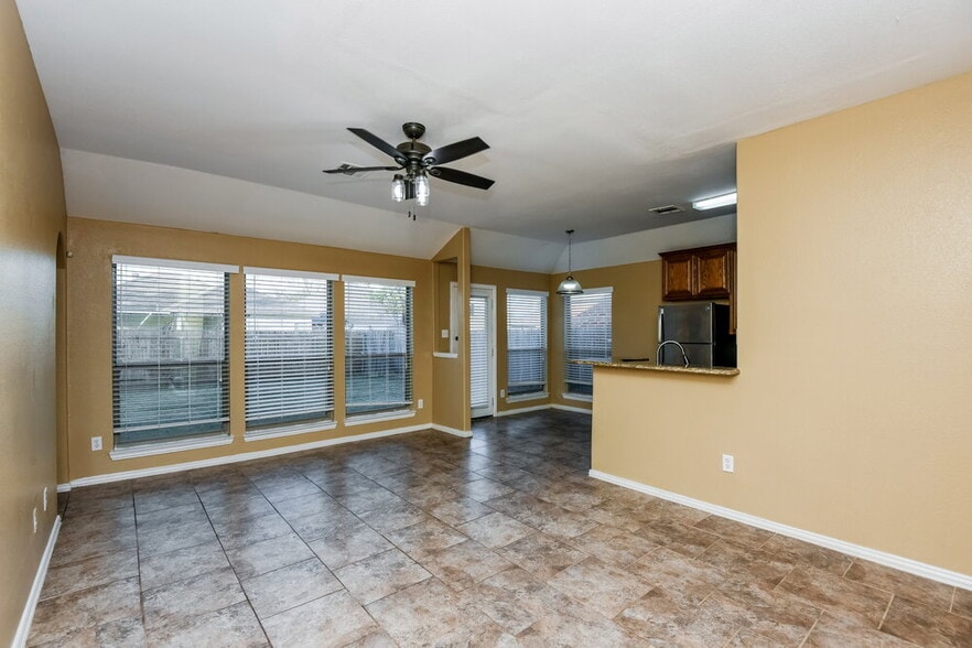 Building Photo - 1901 Belshire Ct