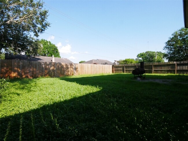 Building Photo - 16327 Quail Echo Dr