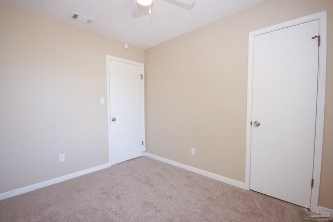 Building Photo - 7055 Coronado Dr