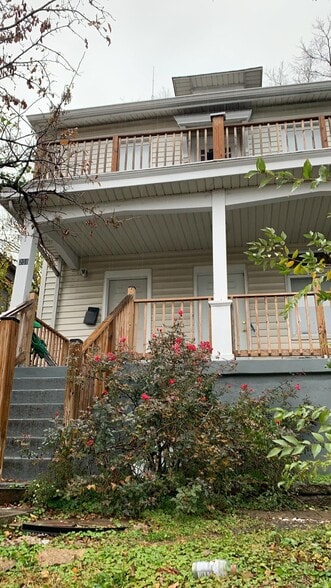 Building Photo - 208 Hastings St