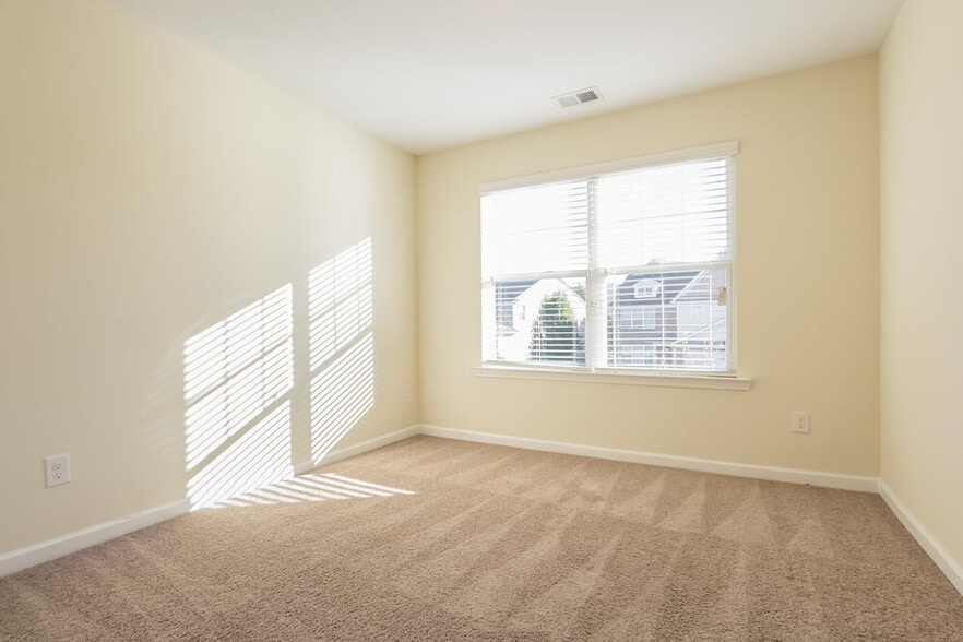 Building Photo - 308 Darbys Run Ct