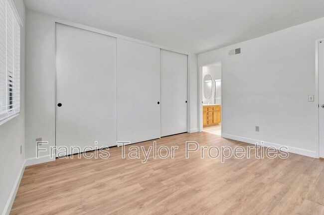 Building Photo - 2182 Firethorn Glen