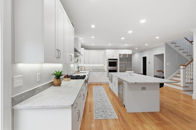 Building Photo - 22 Austin Ln