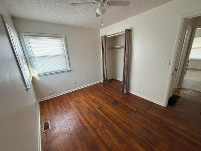 Building Photo - 1573 Courtright Rd