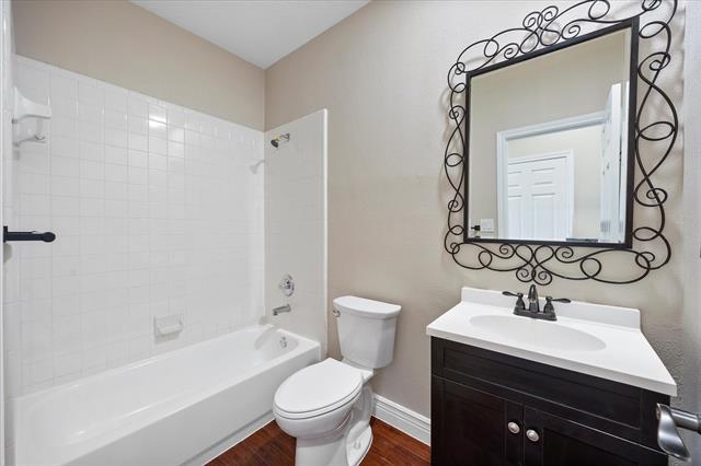 Building Photo - 1908 Signal Ridge Pl