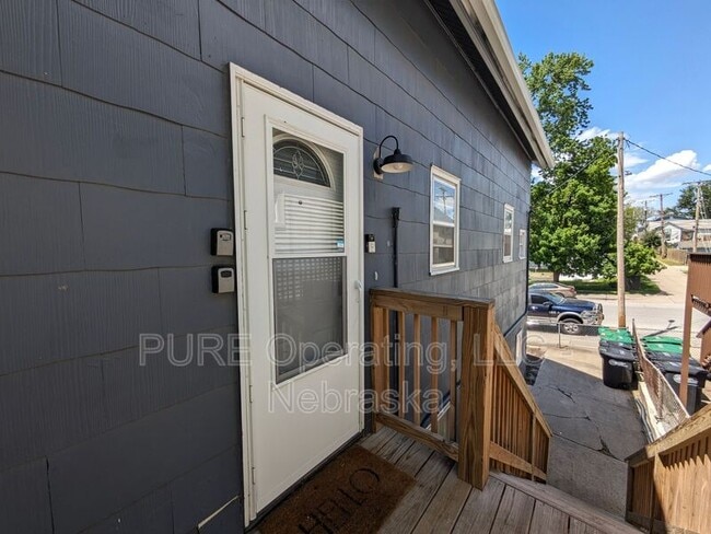 Building Photo - 1115 William St